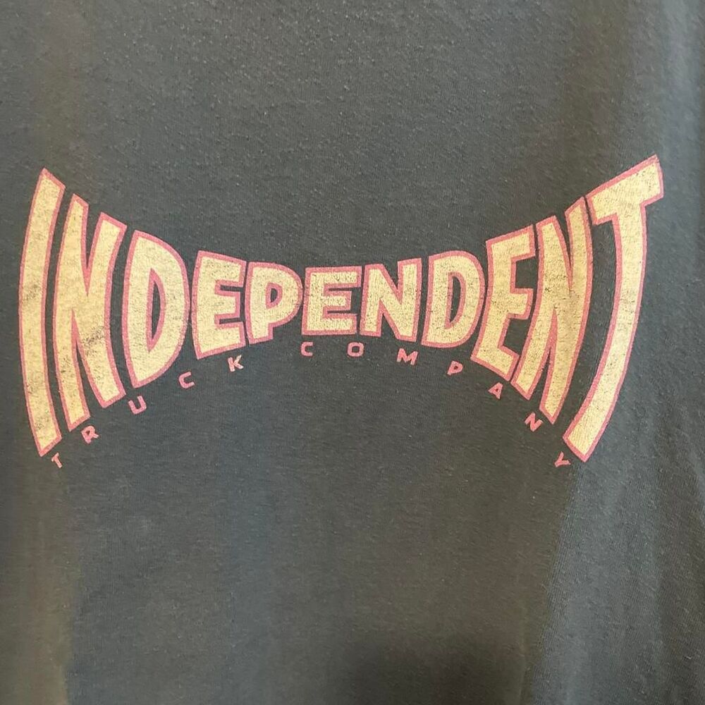Independent Men's Black and Green T-shirt